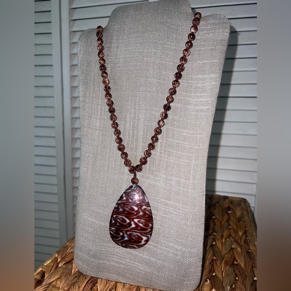🎃Brown Beaded Necklace with Swirled Pendant
